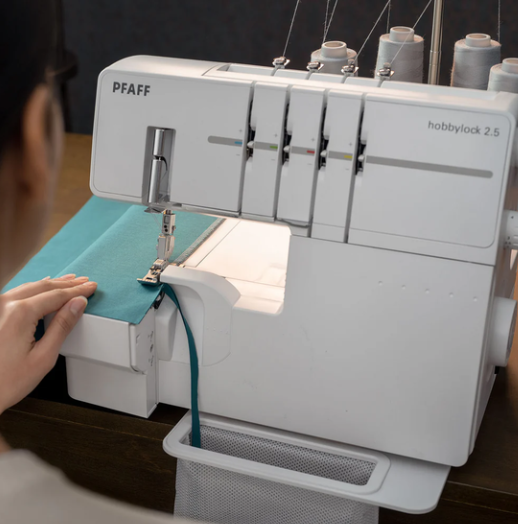 Pfaff Hobbylock 2.5 Overlock Machine