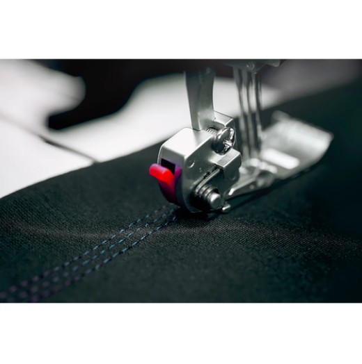 Pfaff Admire Air 6000 Overlock Machine