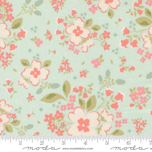 Sunbonnet - Pretty Petals - Pale Blue
