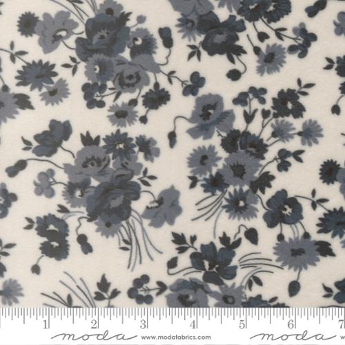 Nantucket Summer Quilting Cuddle - Somerset Florals - Cream/Navy