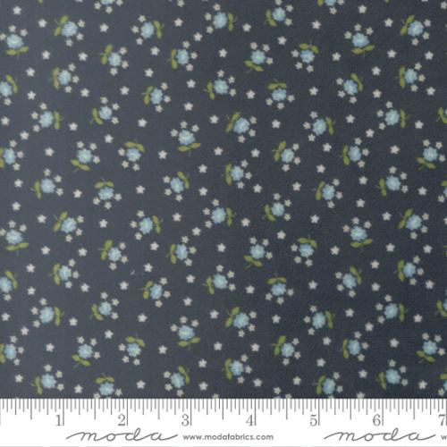 Nantucket Summer Quilting Cuddle - Fairground Small Floral - Lake
