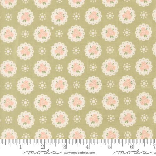 Handmade Sweetness Quilting Cuddle - Doily Ditsy Dot - Pear
