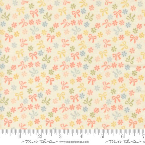Handmade Sweetness Quilting Cuddle - Bows - Porcelain