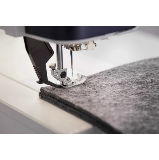 Pfaff Creative Performance 950 Sewing and Embroidery Machine