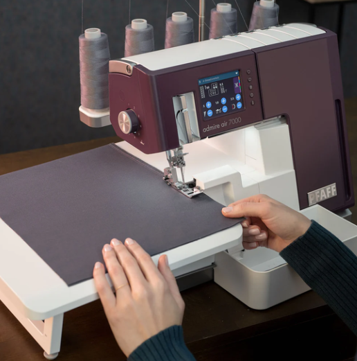 Pfaff Admire Air 7000 Coverlock Machine